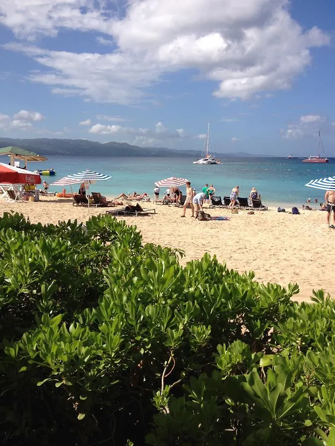 Montego Bay Club-Delux Seaside Condo